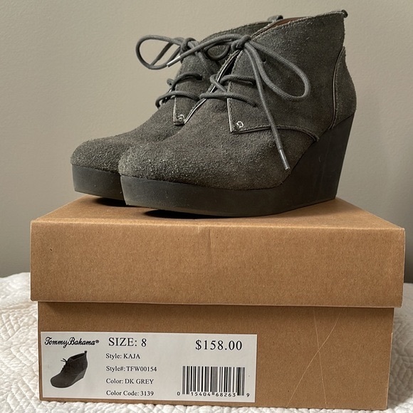 Tommy Bahama Grey Suede Bootie SZ 8 - Picture 2 of 7